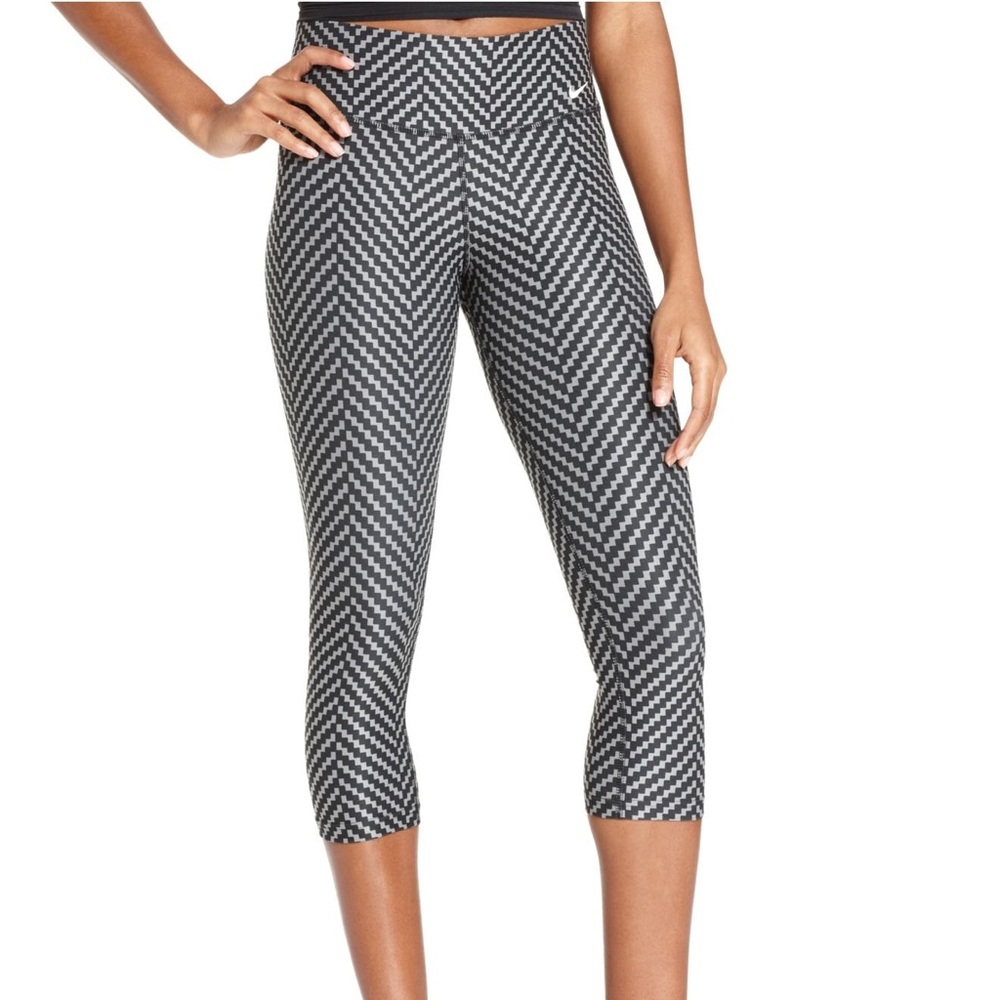 Nike Legend 2.0 Dri Fit Zig-Zag Capri Leggings Sz S‎